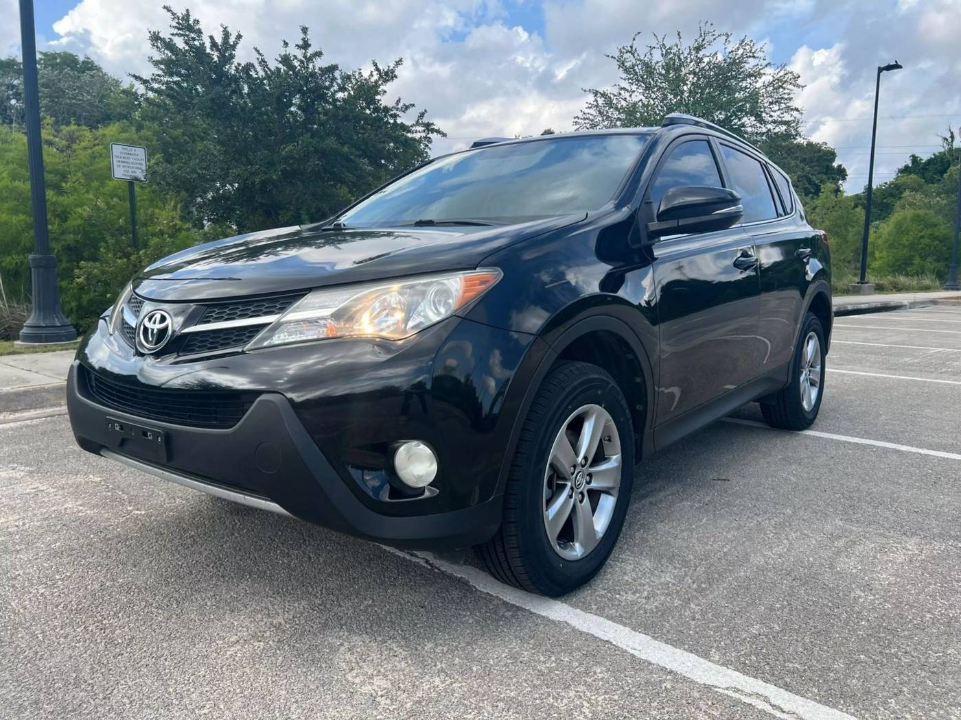 2015 Toyota RAV4 XLE — SUV — 140,707 mi — Pensacola, FL