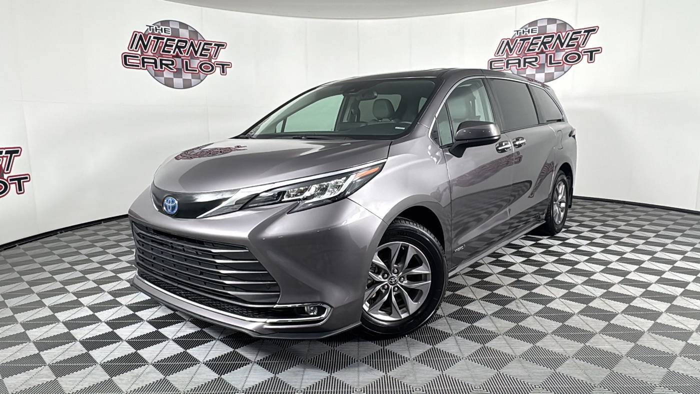 2021 Toyota Sienna XLE — Minivan — 48,217 mi — Omaha, NE