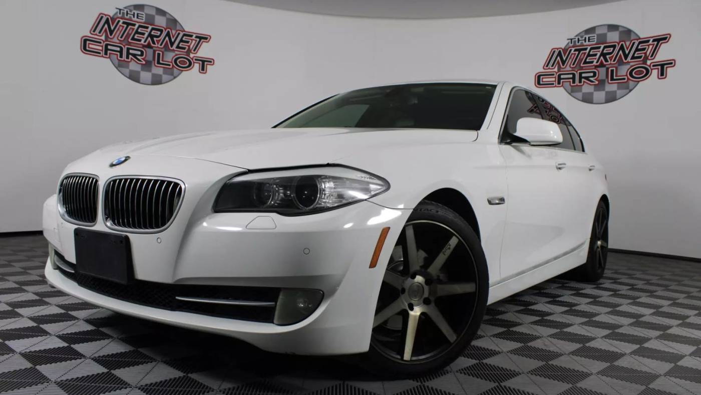 2011 BMW 5 Series 528i — Sedan — 129,220 mi — Omaha, NE