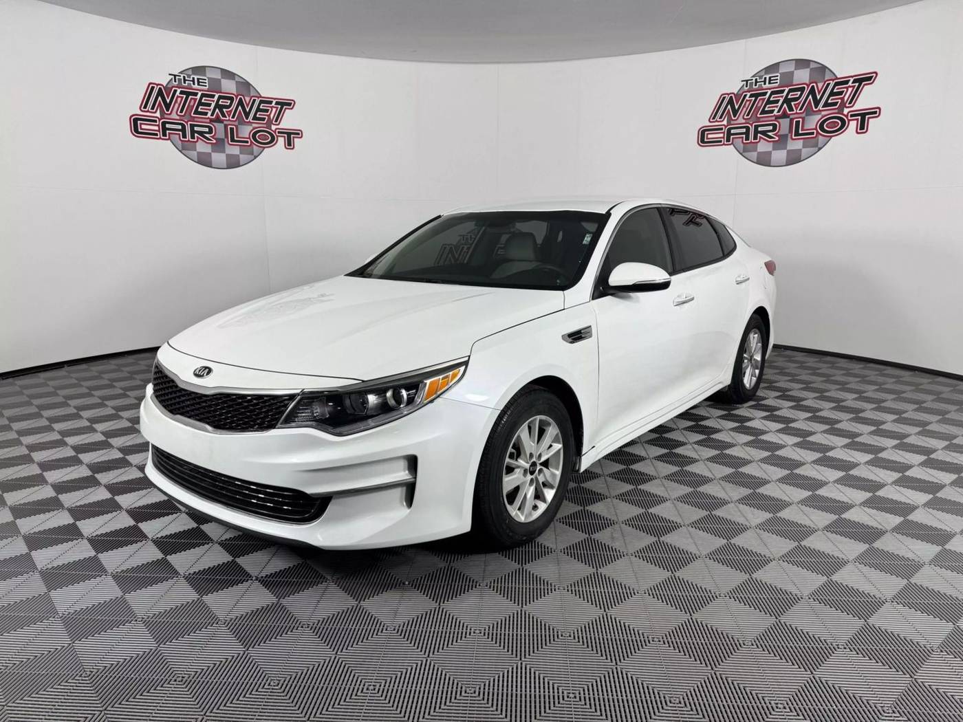 2016 Kia Optima LX — Sedan — 98,093 mi — Omaha, NE
