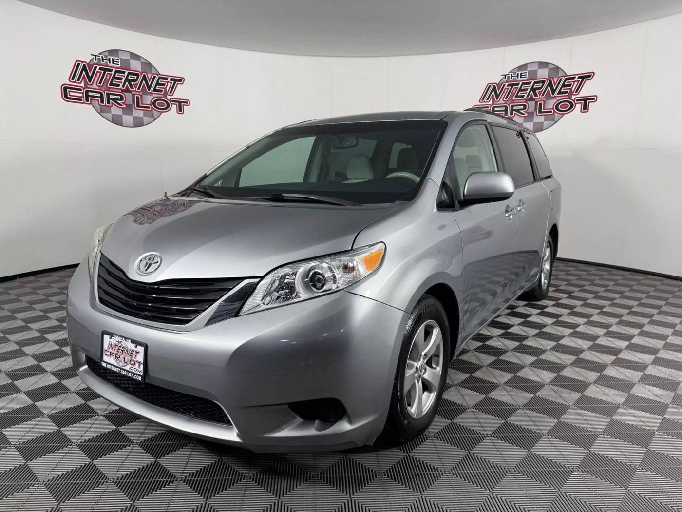 2014 Toyota Sienna LE — Minivan — 66,164 mi — Omaha, NE