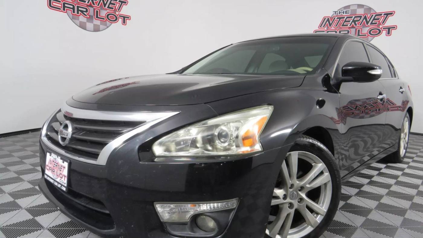 2013 Nissan Altima 3.5 SV — Sedan — 111,366 mi — Omaha, NE