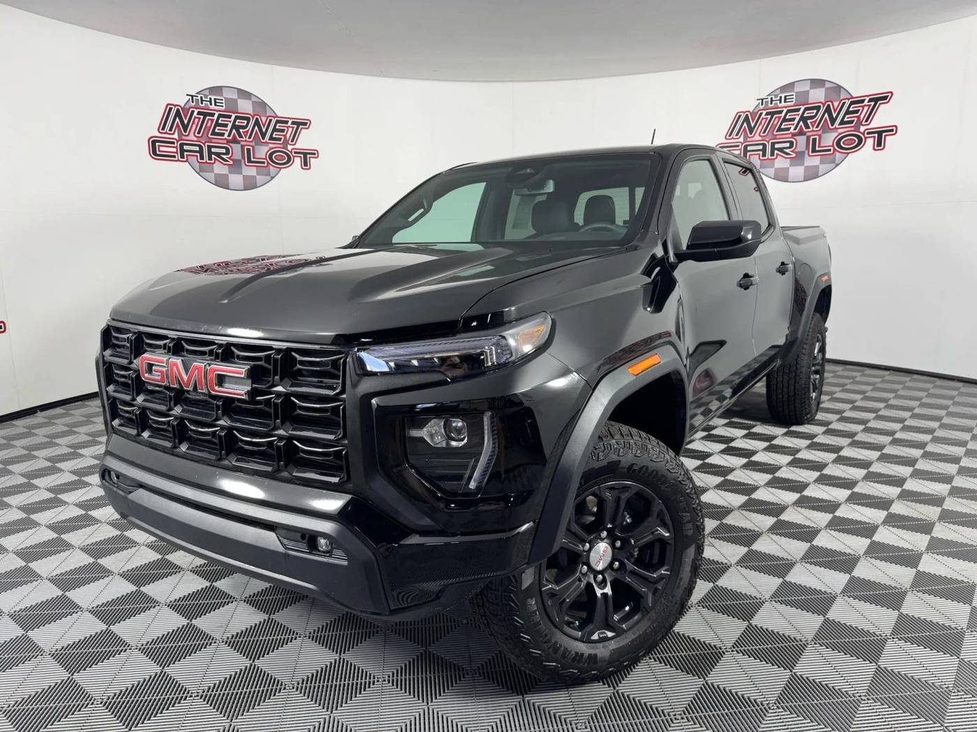 2024 GMC Canyon Elevation — Pickup Truck — 2,713 mi — Omaha, NE