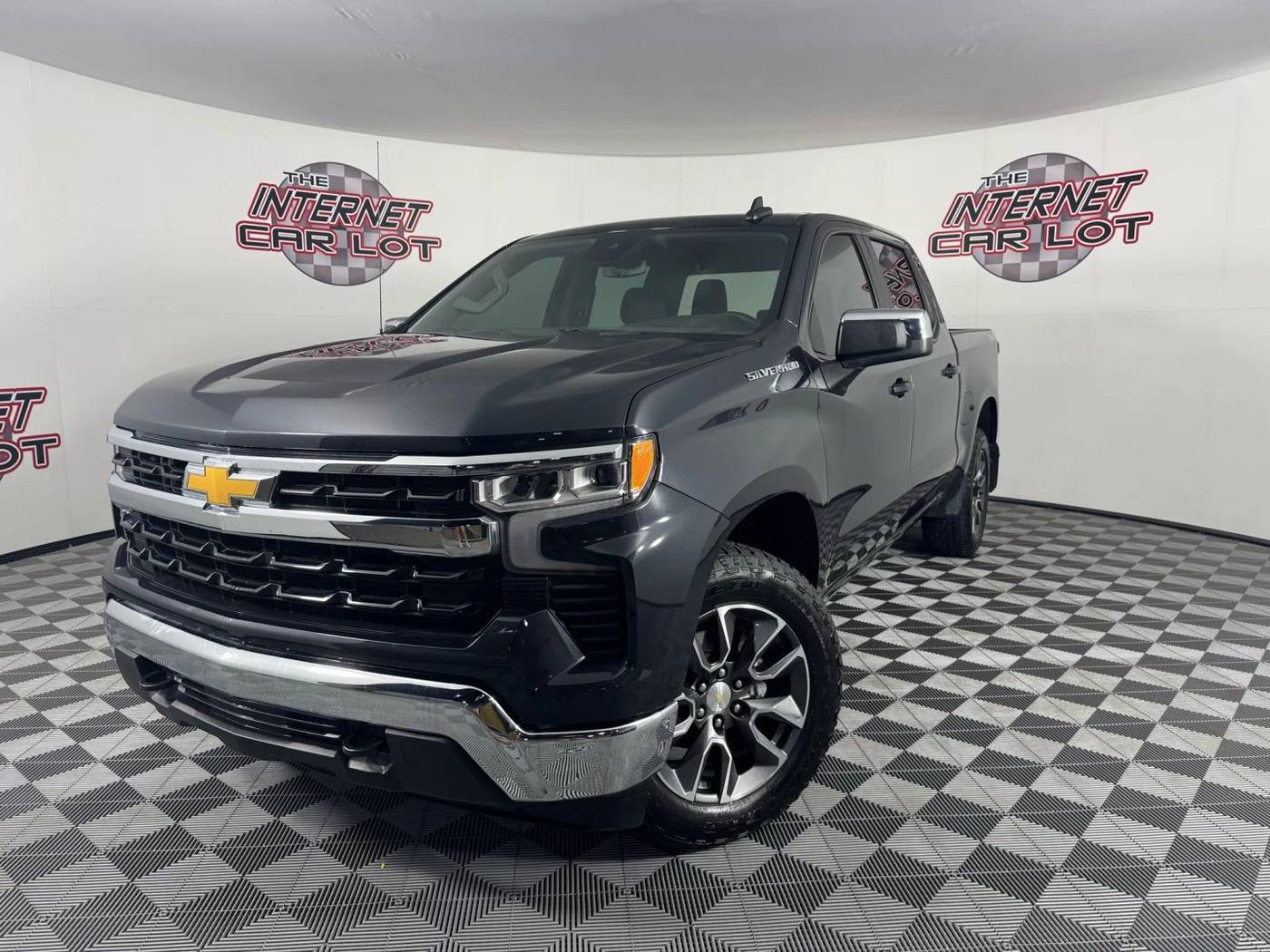 2024 Chevrolet Silverado 1500 LT — Pickup Truck — 18,298 mi — Omaha, NE