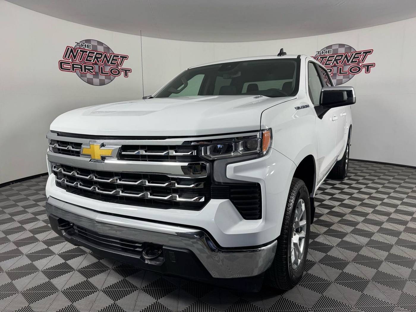 2024 Chevrolet Silverado 1500 LT — Pickup Truck — 2,957 mi — Omaha, NE