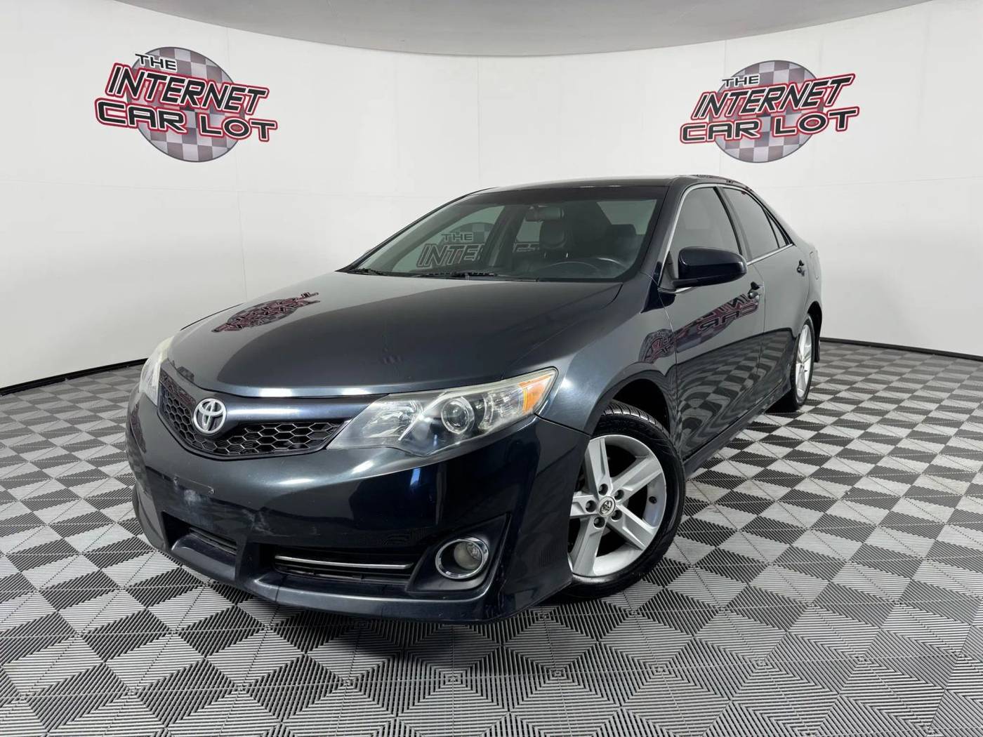 2013 Toyota Camry SE — Sedan — 108,204 mi — Omaha, NE