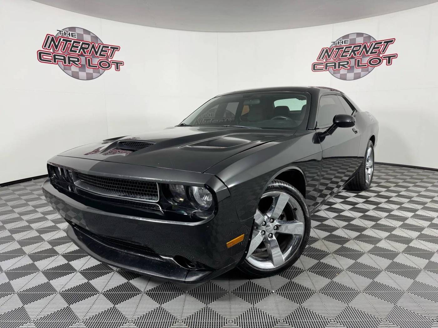 2014 Dodge Challenger SXT — Coupe — 69,692 mi — Omaha, NE