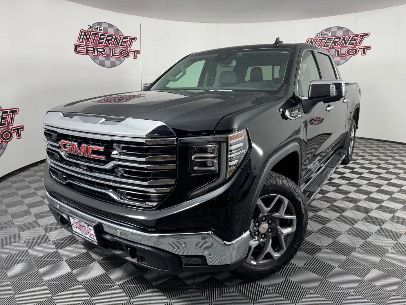 2024 GMC Sierra 1500 SLT — Pickup Truck — 3,569 mi — Omaha, NE