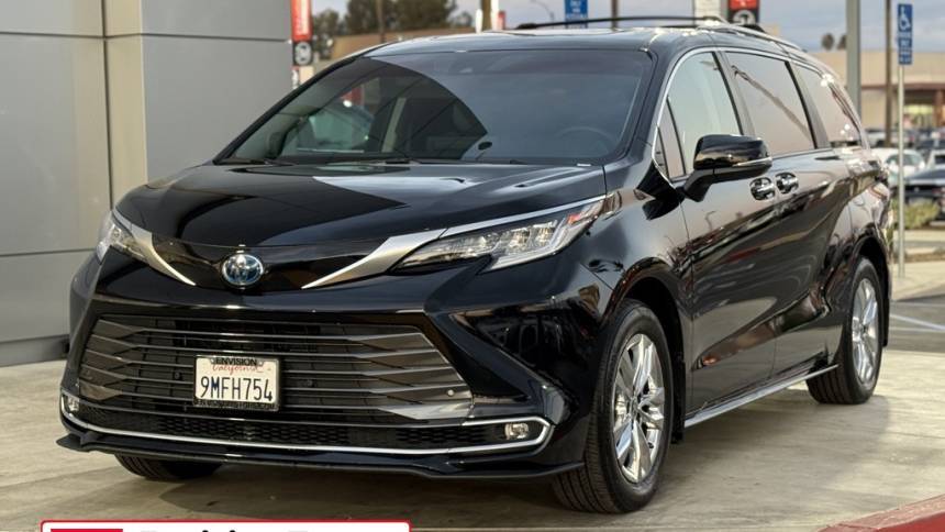 2024 Toyota Sienna Limited — Minivan — 12,184 mi — West Covina, CA