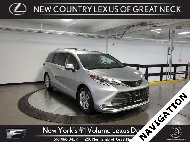 2022 Toyota Sienna Platinum — Minivan — 15 mi — Great Neck, NY