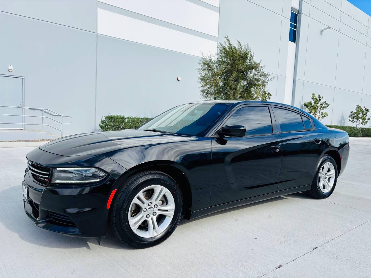 2016 Dodge Charger SE — Sedan — 84,519 mi — San Bernardino, CA
