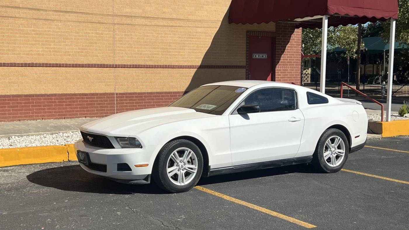 2012 Ford Mustang V6 — Coupe — 128,926 mi — San Antonio, TX