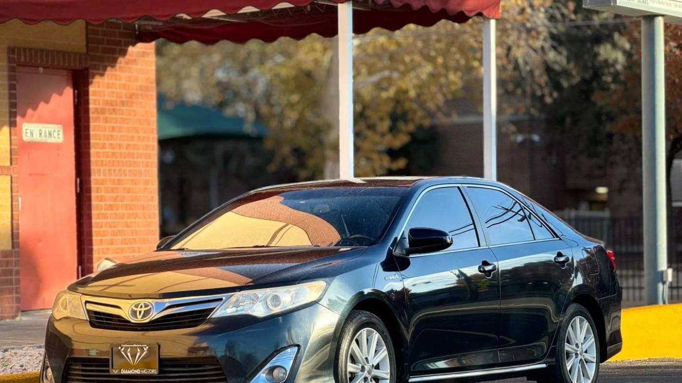 2014 Toyota Camry Hybrid XLE — Sedan — 137,449 mi — San Antonio, TX
