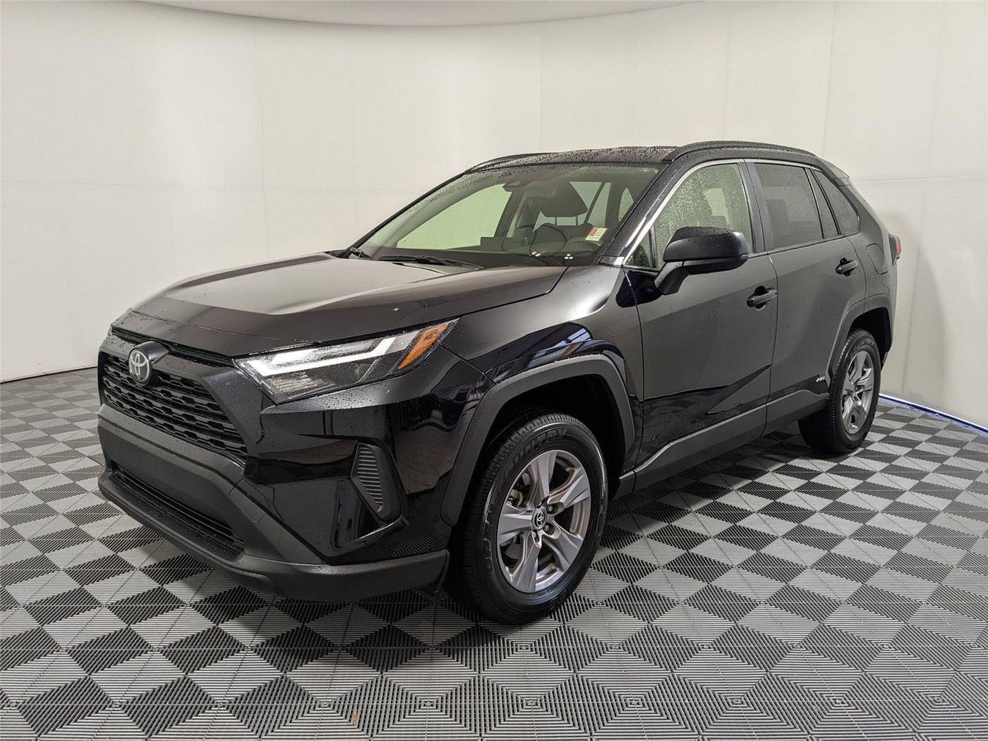 2025 Toyota RAV4 XLE — SUV — 5,417 mi — McDonough, GA