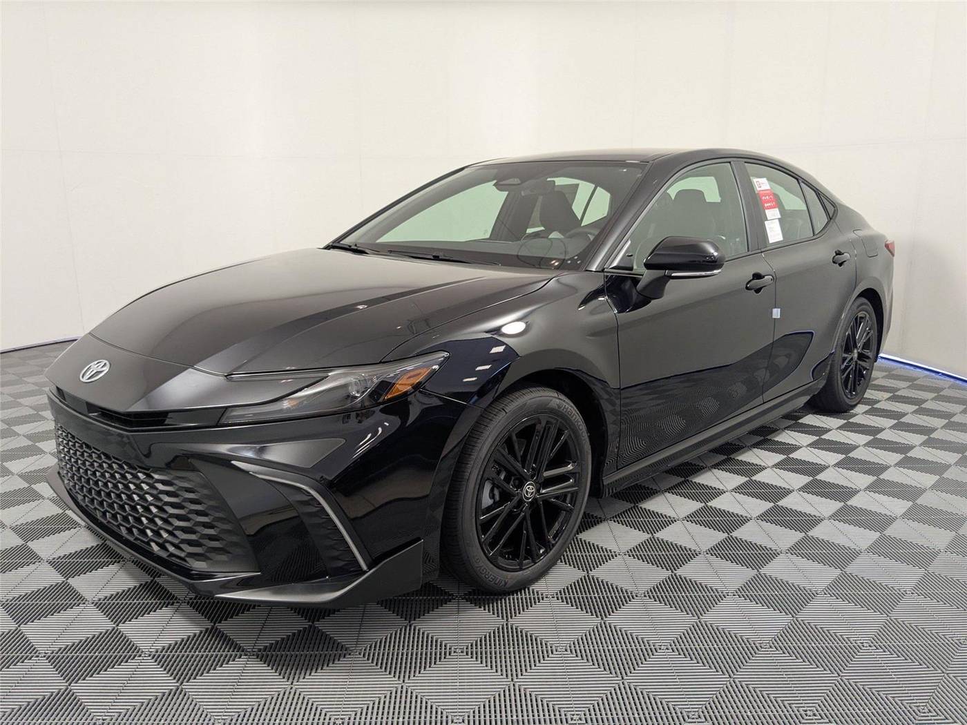 2025 Toyota Camry Hybrid SE — Sedan — 5 mi — McDonough, GA