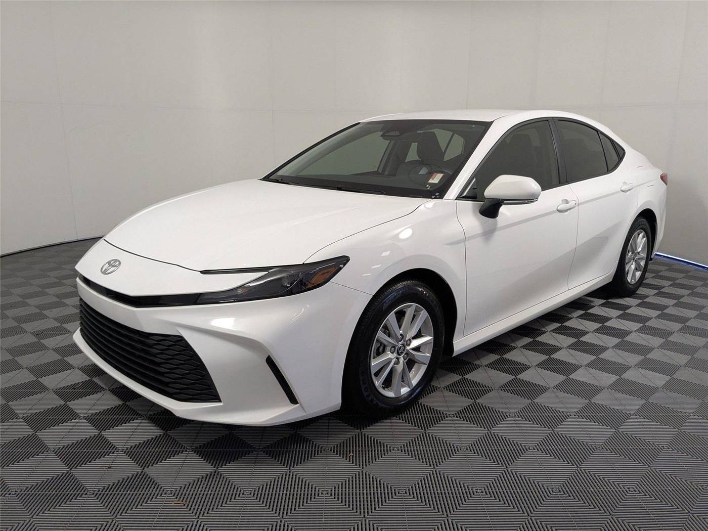 2025 Toyota Camry Hybrid LE — Sedan — 5 mi — McDonough, GA
