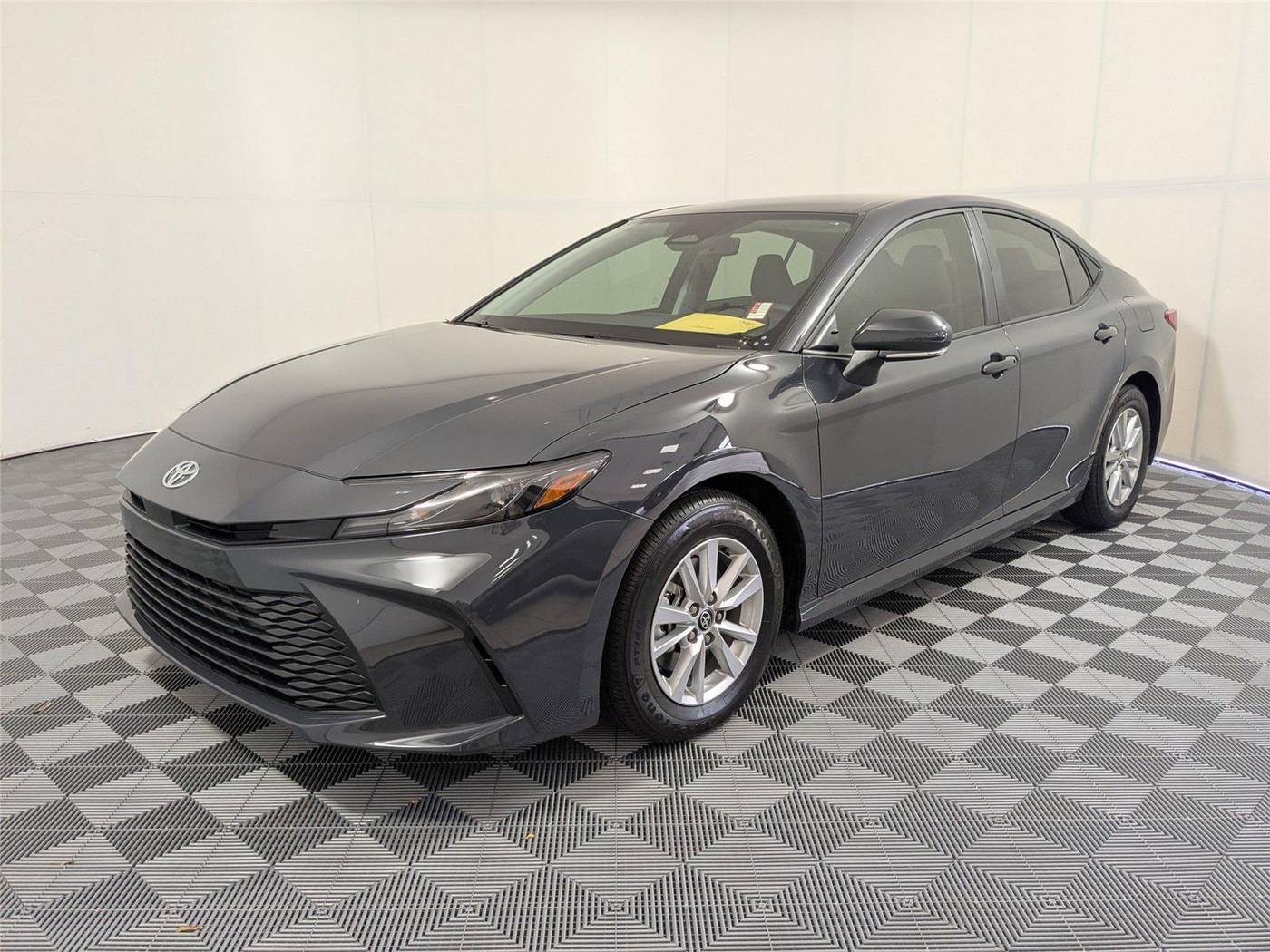 2025 Toyota Camry Hybrid LE — Sedan — 437 mi — McDonough, GA
