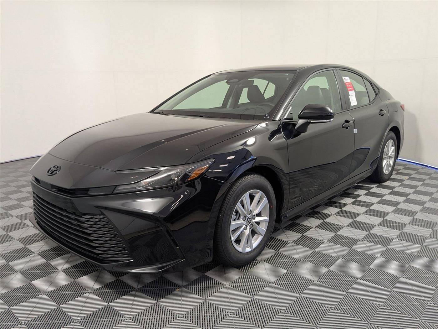 2025 Toyota Camry Hybrid LE — Sedan — 5 mi — McDonough, GA