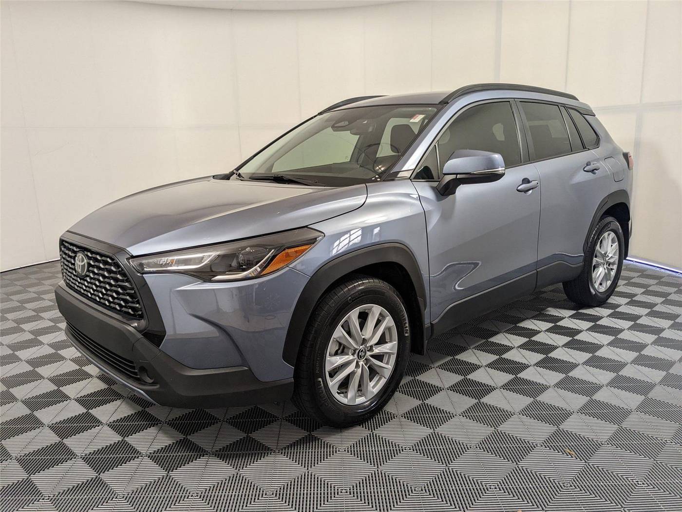 2024 Toyota Corolla Cross LE — SUV — 8,915 mi — McDonough, GA