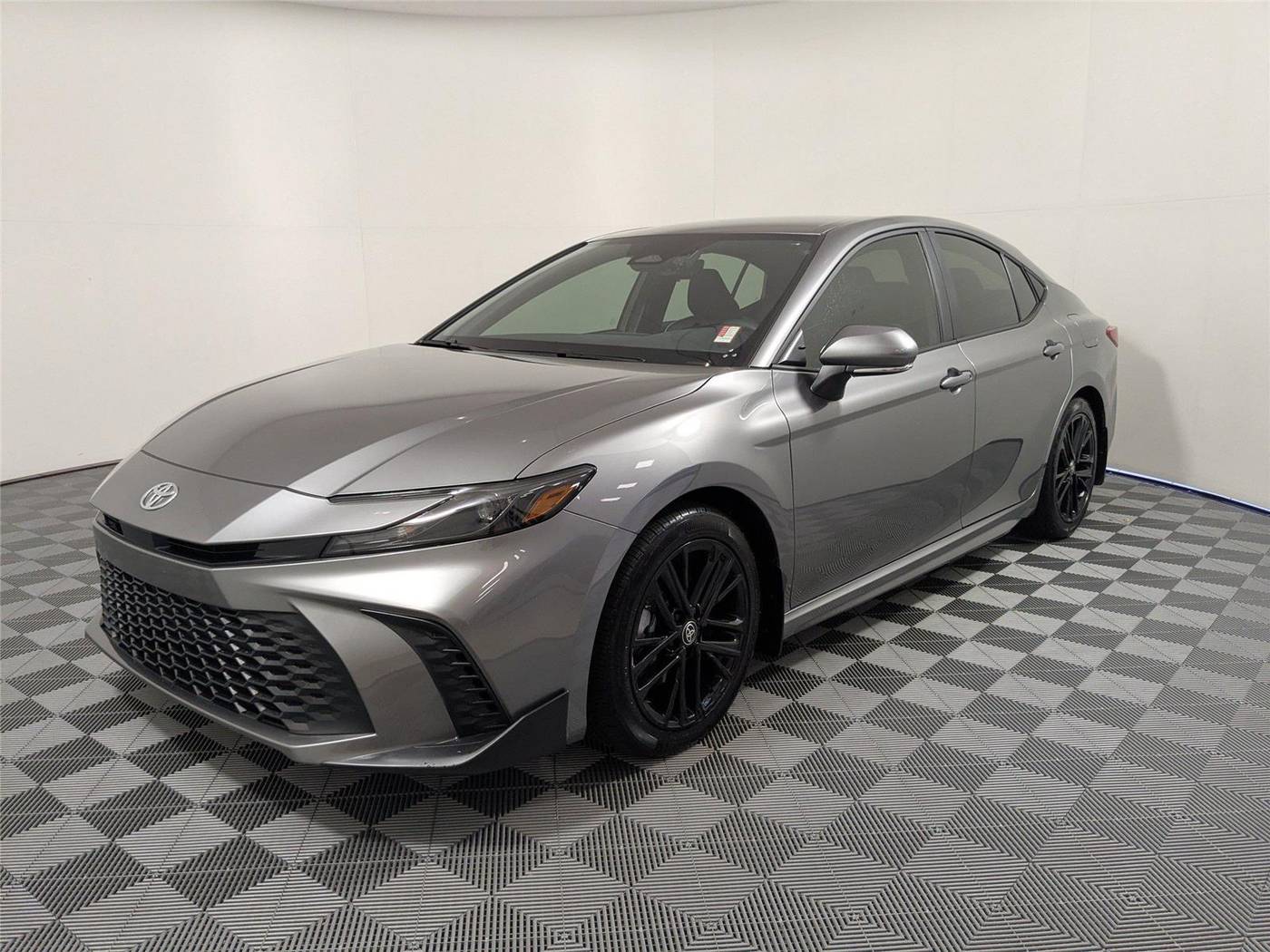 2025 Toyota Camry Hybrid SE — Sedan — 5 mi — McDonough, GA