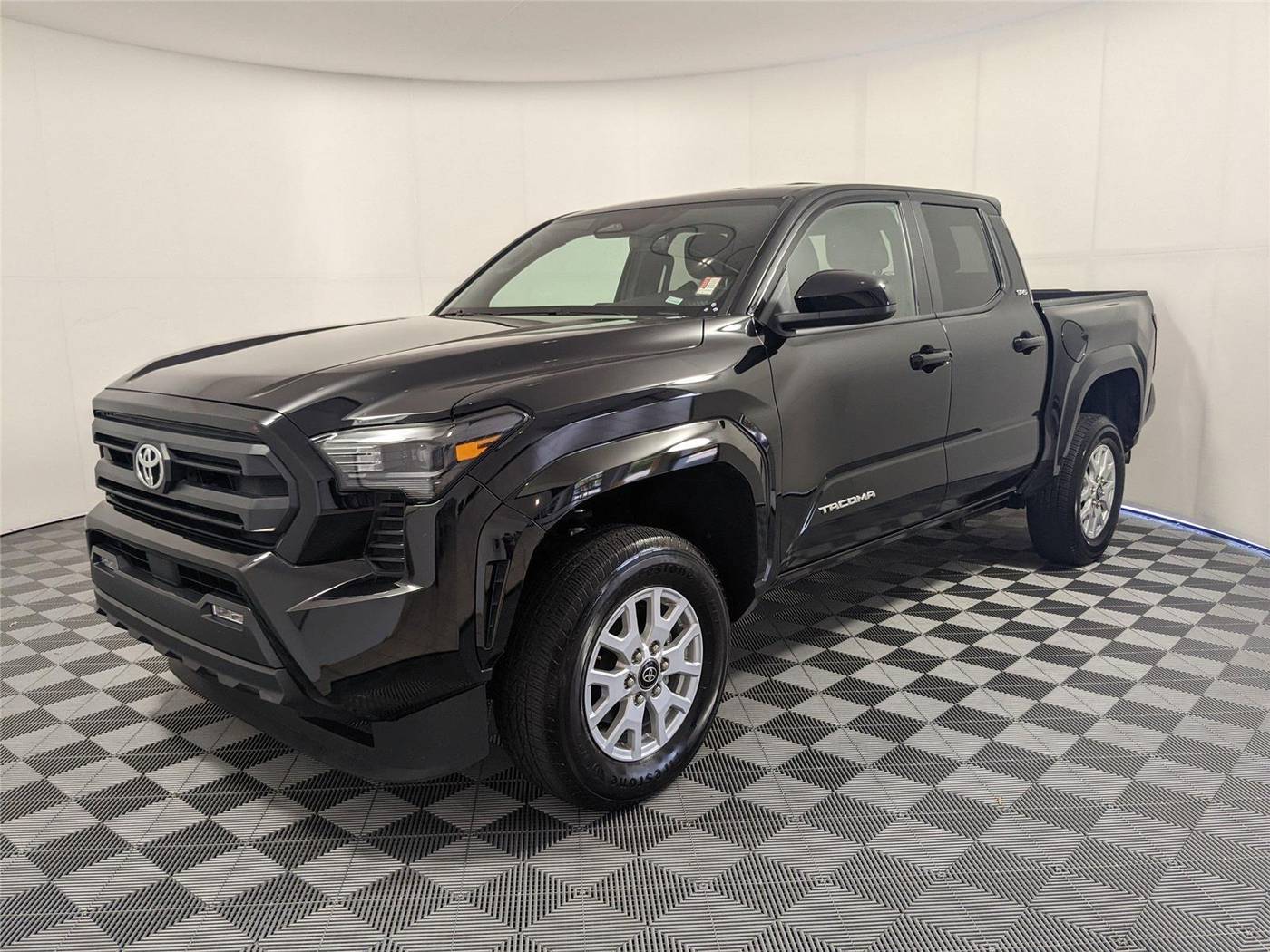 2024 Toyota Tacoma SR5 — Pickup Truck — 33,432 mi — McDonough, GA