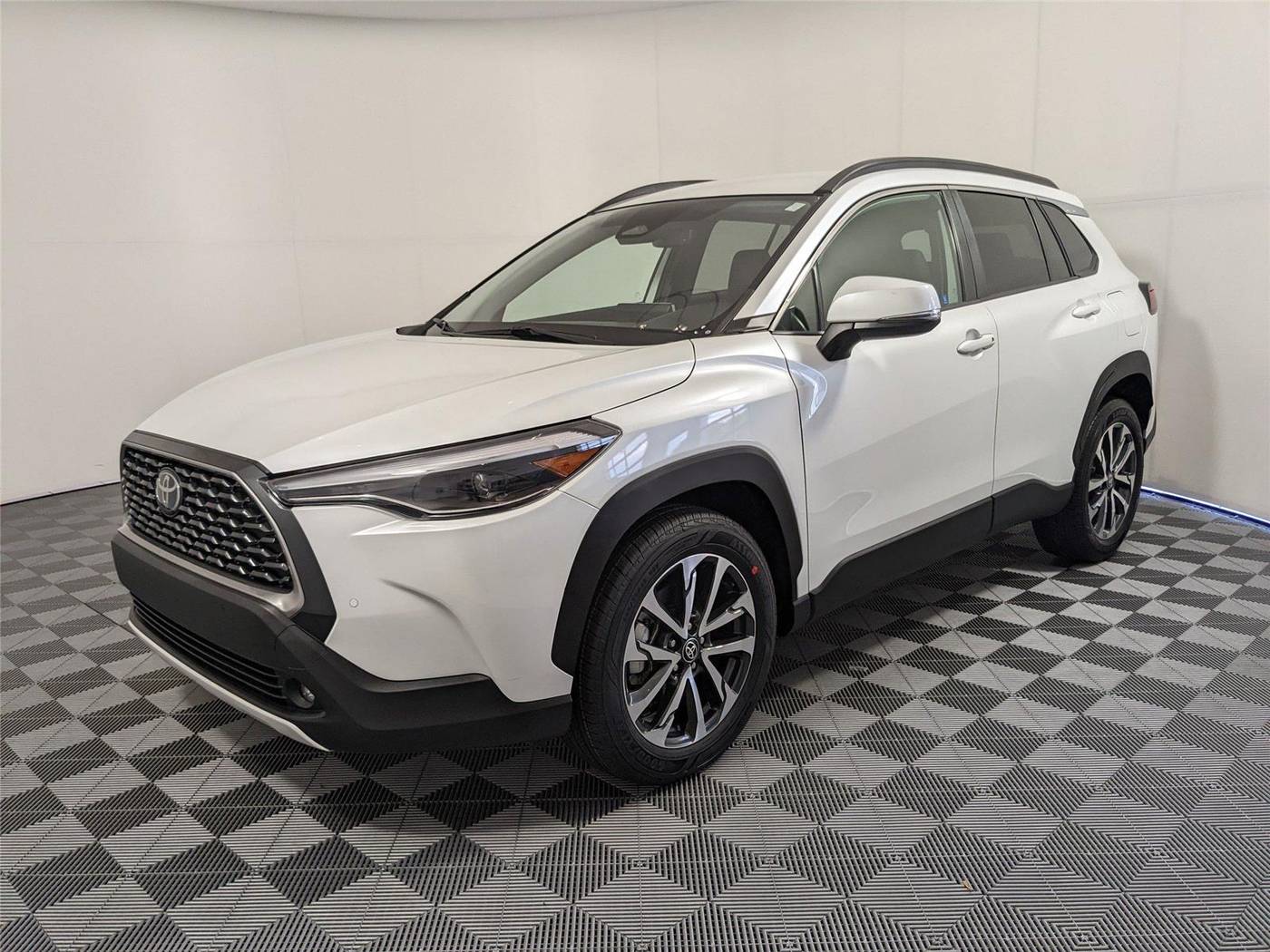 2023 Toyota Corolla Cross XLE — SUV — 32,518 mi — McDonough, GA