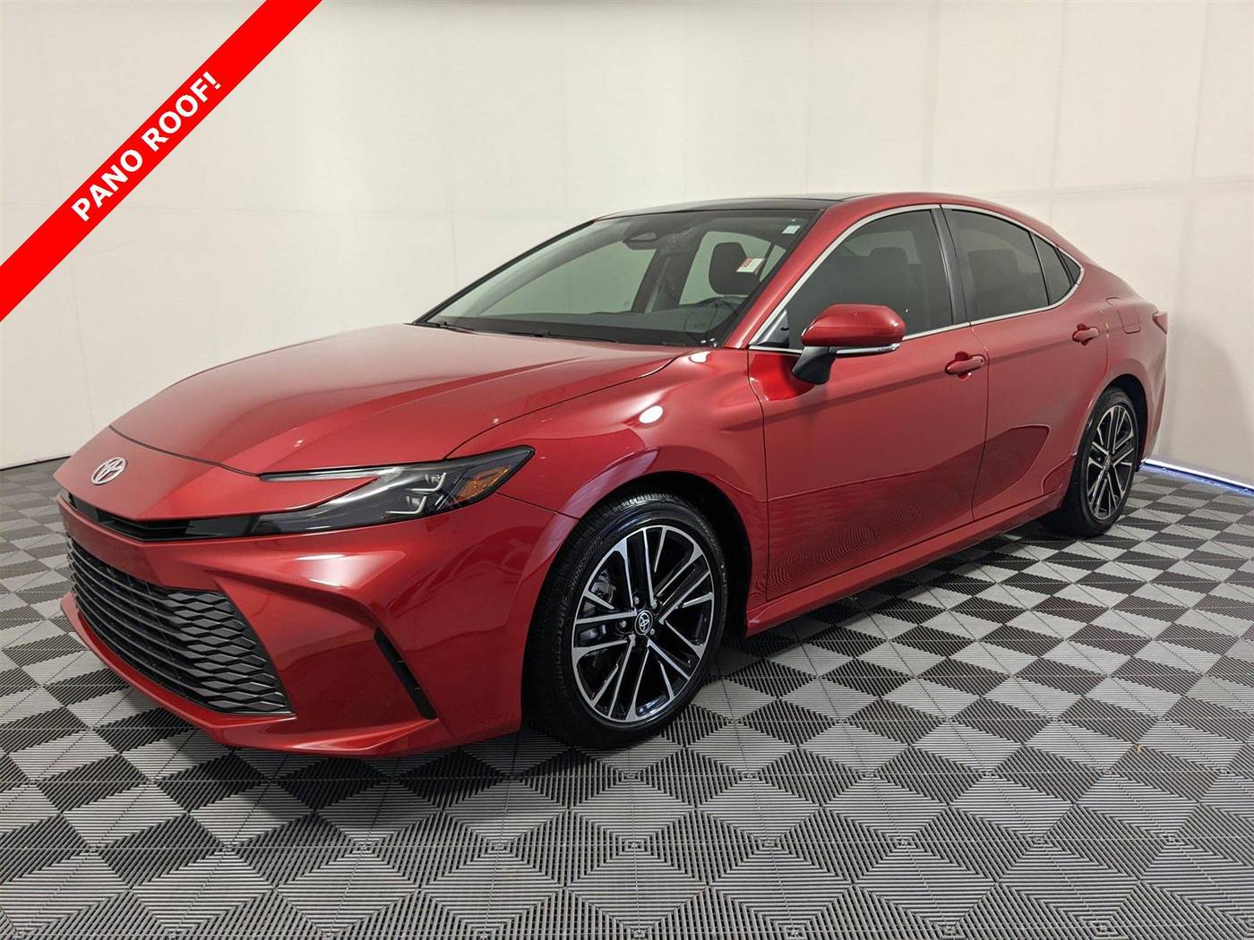 2025 Toyota Camry XLE — Sedan — 9,886 mi — McDonough, GA