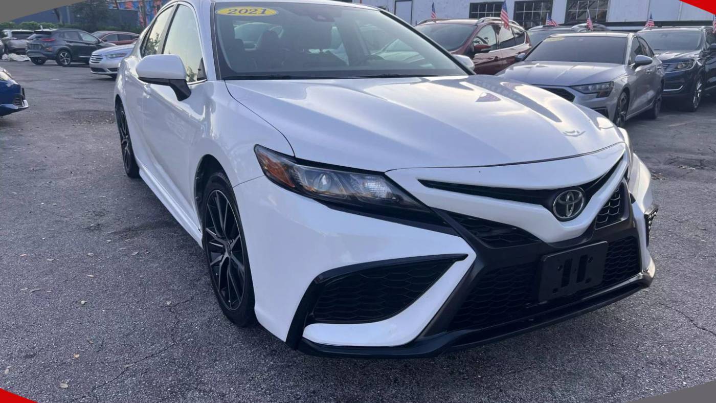 2021 Toyota Camry SE — Sedan — 34,664 mi — Ft. Lauderdale, FL