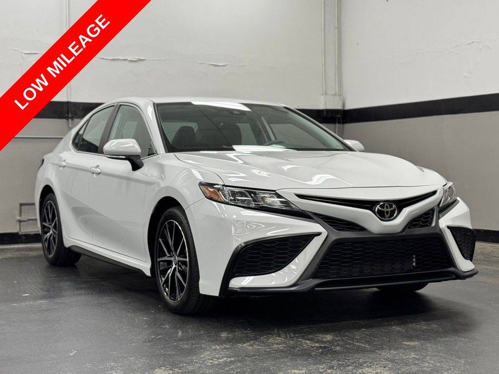 2022 Toyota Camry SE — Sedan — 9,696 mi — West Covina, CA