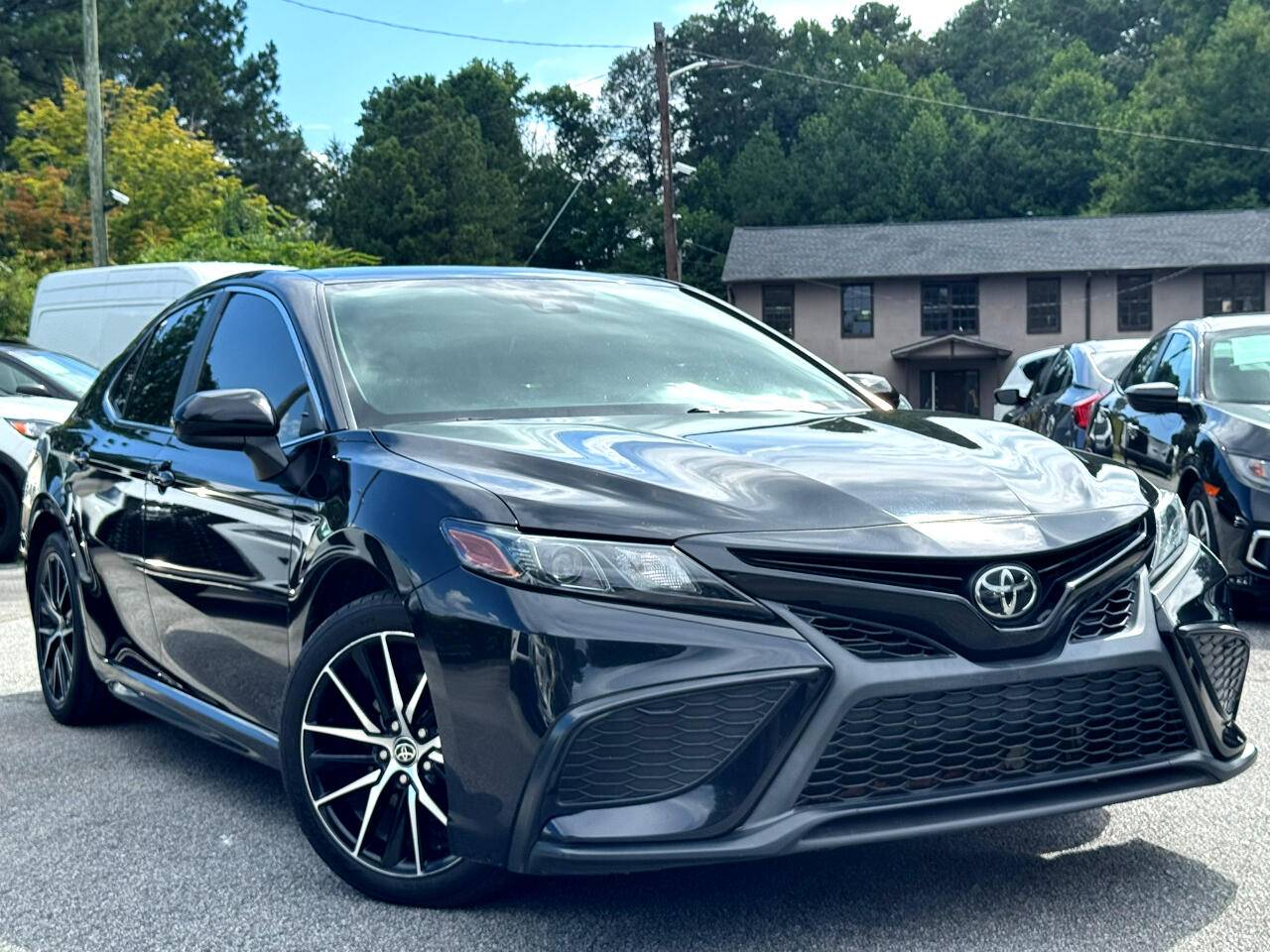 2021 Toyota Camry SE — Sedan — 69,836 mi — Lilburn, GA