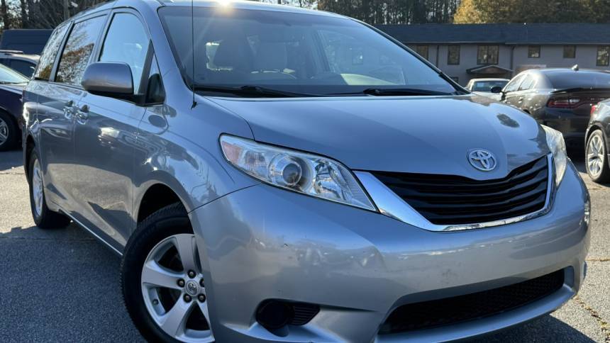 2011 Toyota Sienna LE — Minivan — 137,614 mi — Lilburn, GA