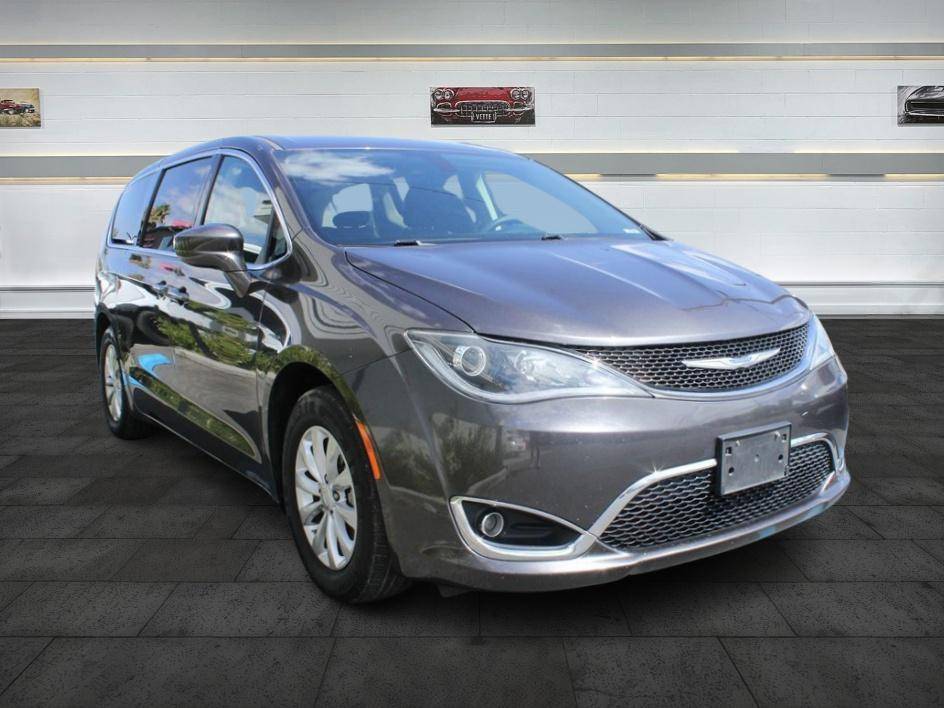 2018 Chrysler Pacifica Touring Plus — Minivan — 79,890 mi — Norco, CA