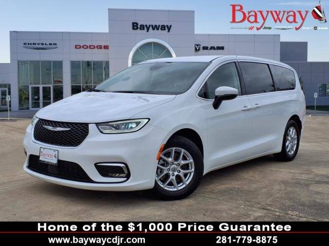 2023 Chrysler Pacifica Touring L — Minivan — 53,525 mi — Pasadena, TX