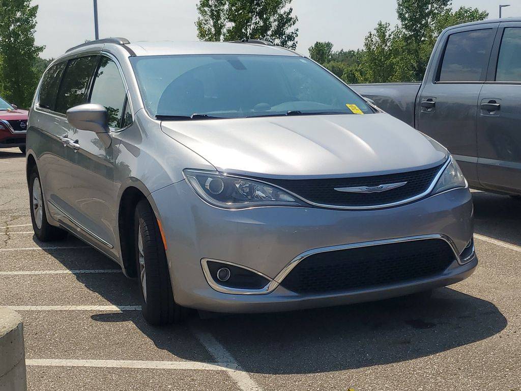 2017 Chrysler Pacifica Touring L — Minivan — 81,094 mi — Clinton Twp, MI