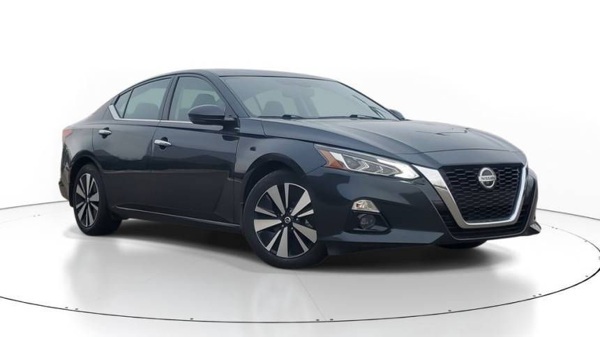 2020 Nissan Altima SV — Sedan — 123,519 mi — Clinton Twp, MI