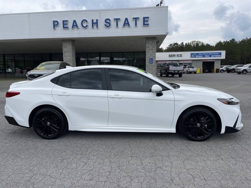 2025 Toyota Camry SE — Sedan — 3,820 mi — Cedartown, GA