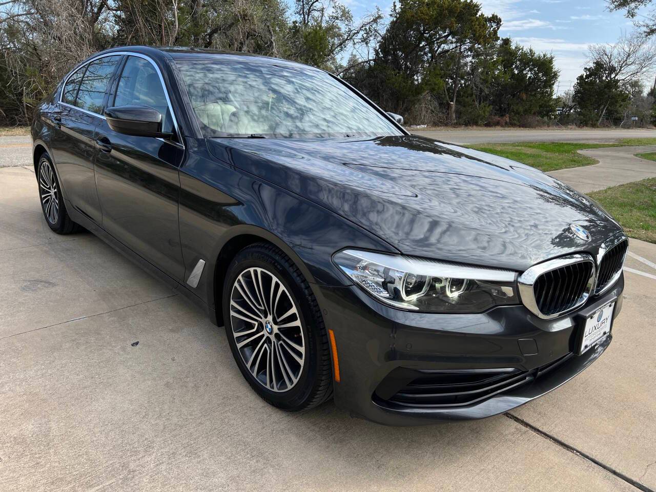 2019 BMW 5 Series 530i