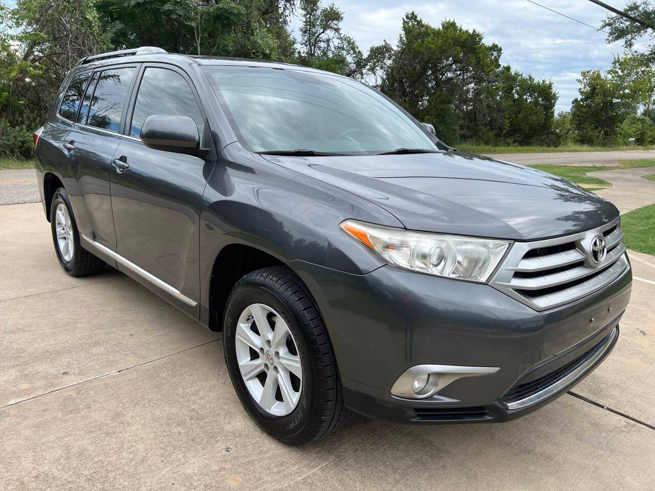 2013 Toyota Highlander Plus — SUV — 148,602 mi — Austin, TX
