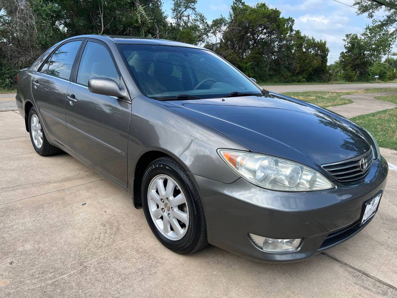 2005 Toyota Camry LE — Sedan — 221,153 mi — Austin, TX