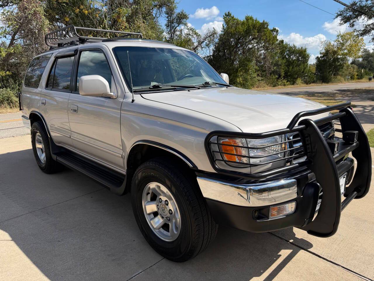 2000 Toyota 4Runner SR5 — SUV — 183,260 mi — Austin, TX