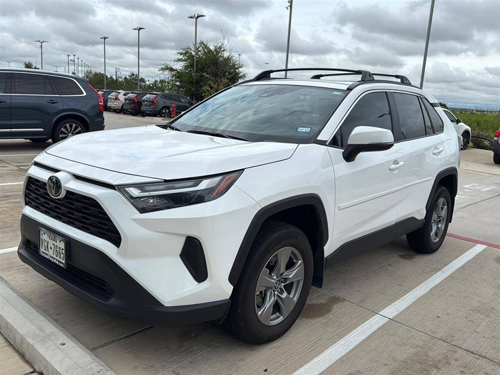 2024 Toyota RAV4 XLE — SUV — 20,406 mi — Grapevine, TX