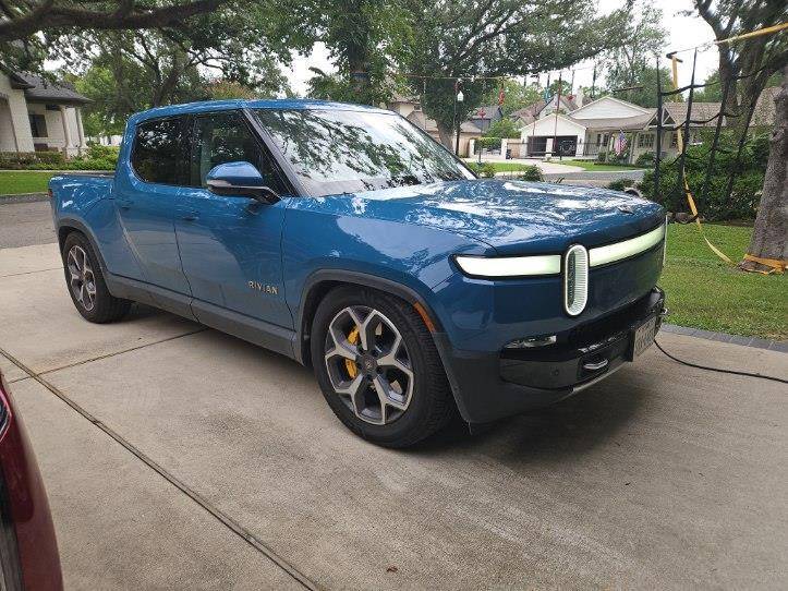 2022 Rivian R1T