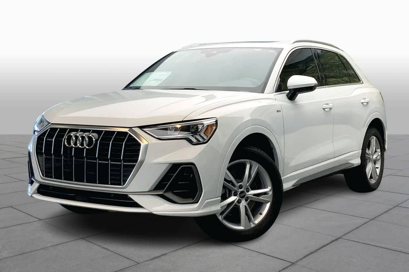 2024 Audi Q3 S line Premium — SUV — 3,193 mi — N. Miami Beach, FL