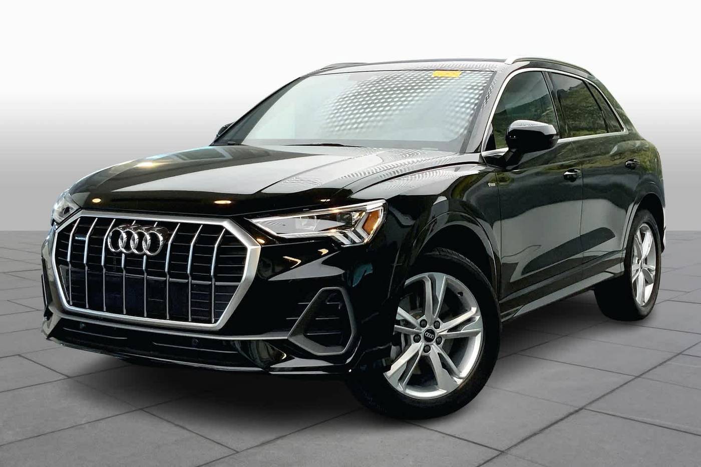 2024 Audi Q3 S line Premium — SUV — 5,243 mi — N. Miami Beach, FL