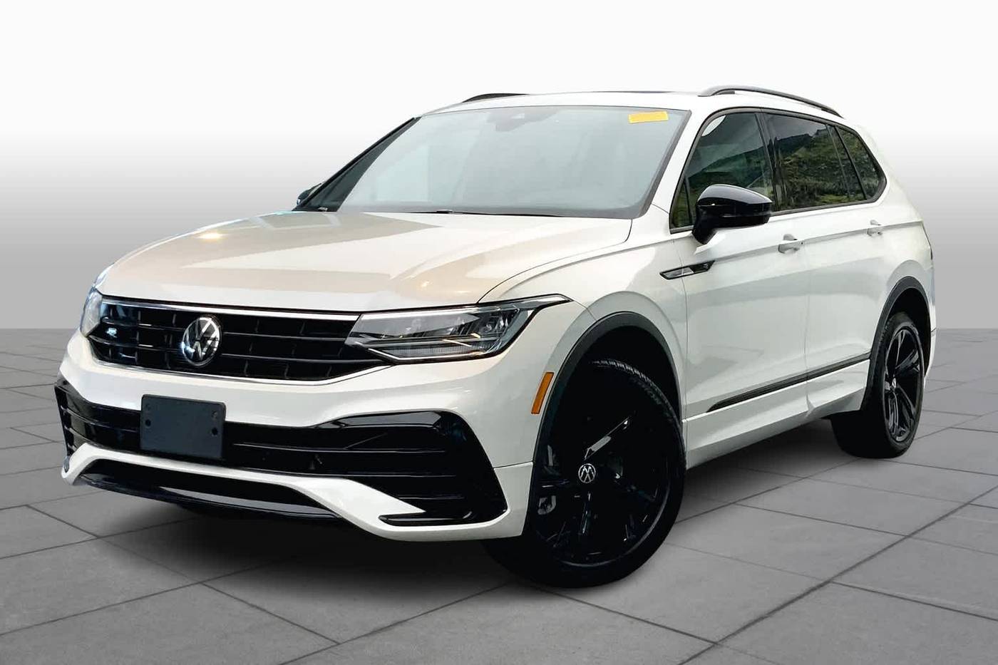 2023 Volkswagen Tiguan SE R-Line Black — SUV — 10,629 mi — N. Miami Beach, FL