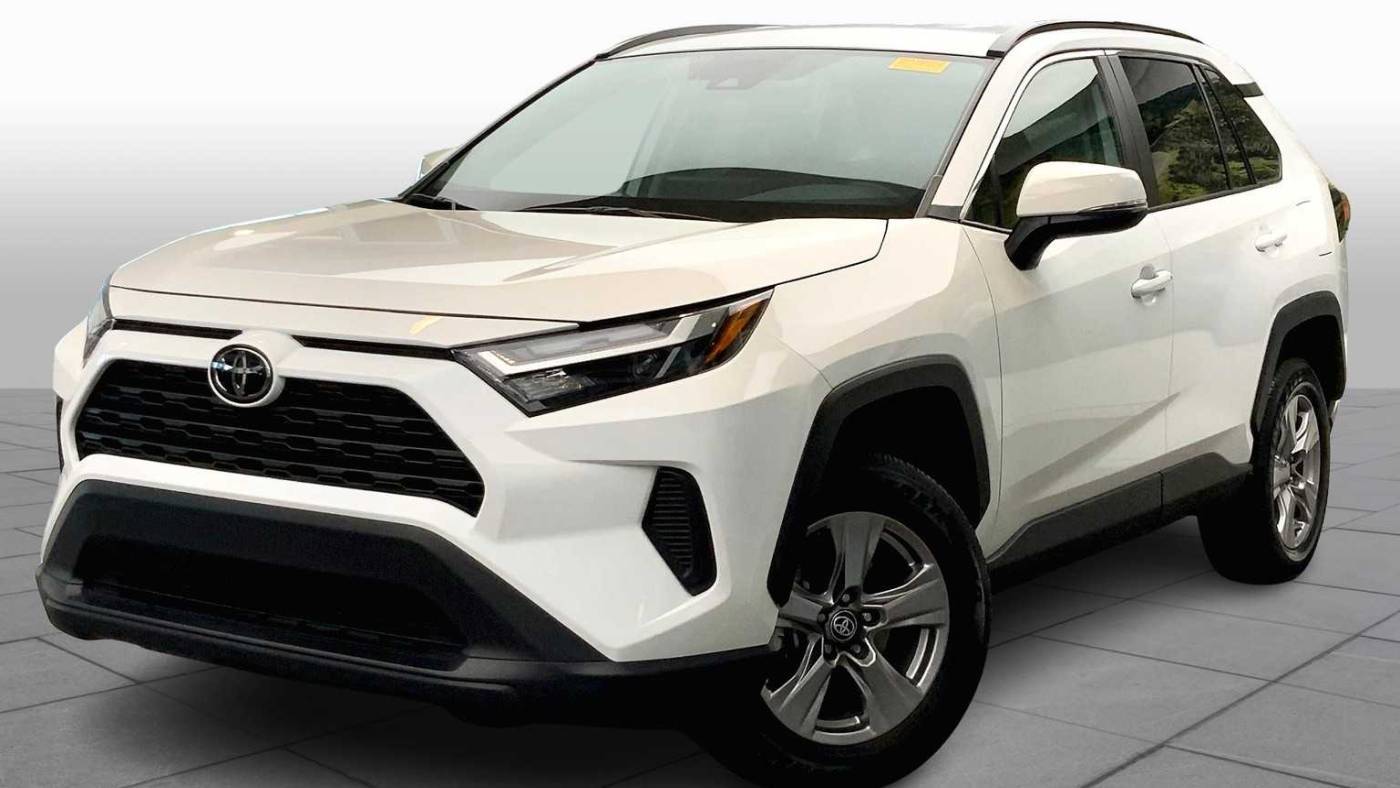 2023 Toyota RAV4 XLE — SUV — 32,345 mi — N. Miami Beach, FL