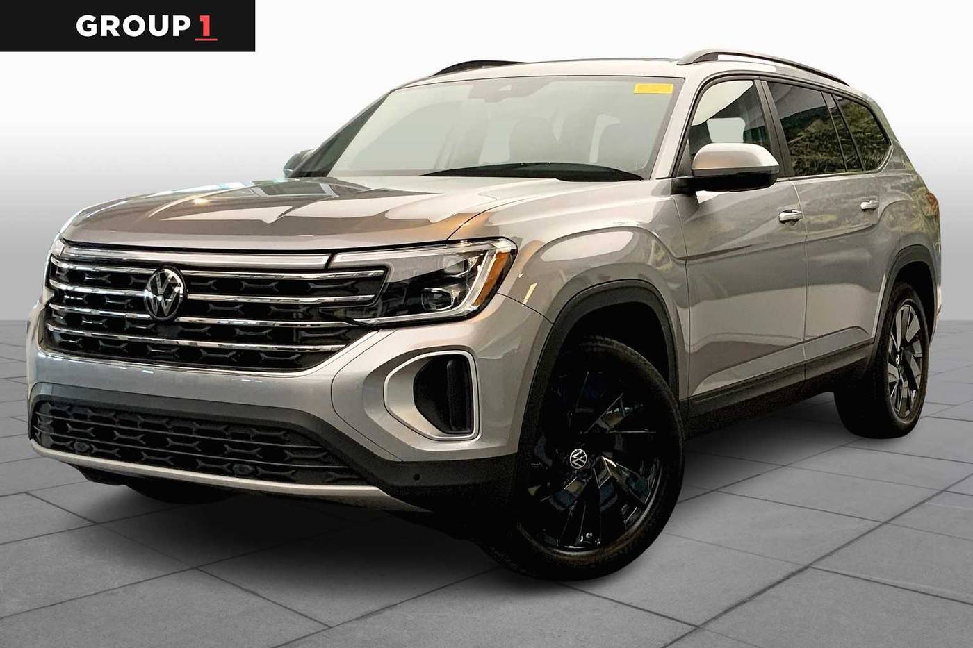 2024 Volkswagen Atlas SE with Technology — SUV — 15,862 mi — N. Miami Beach, FL