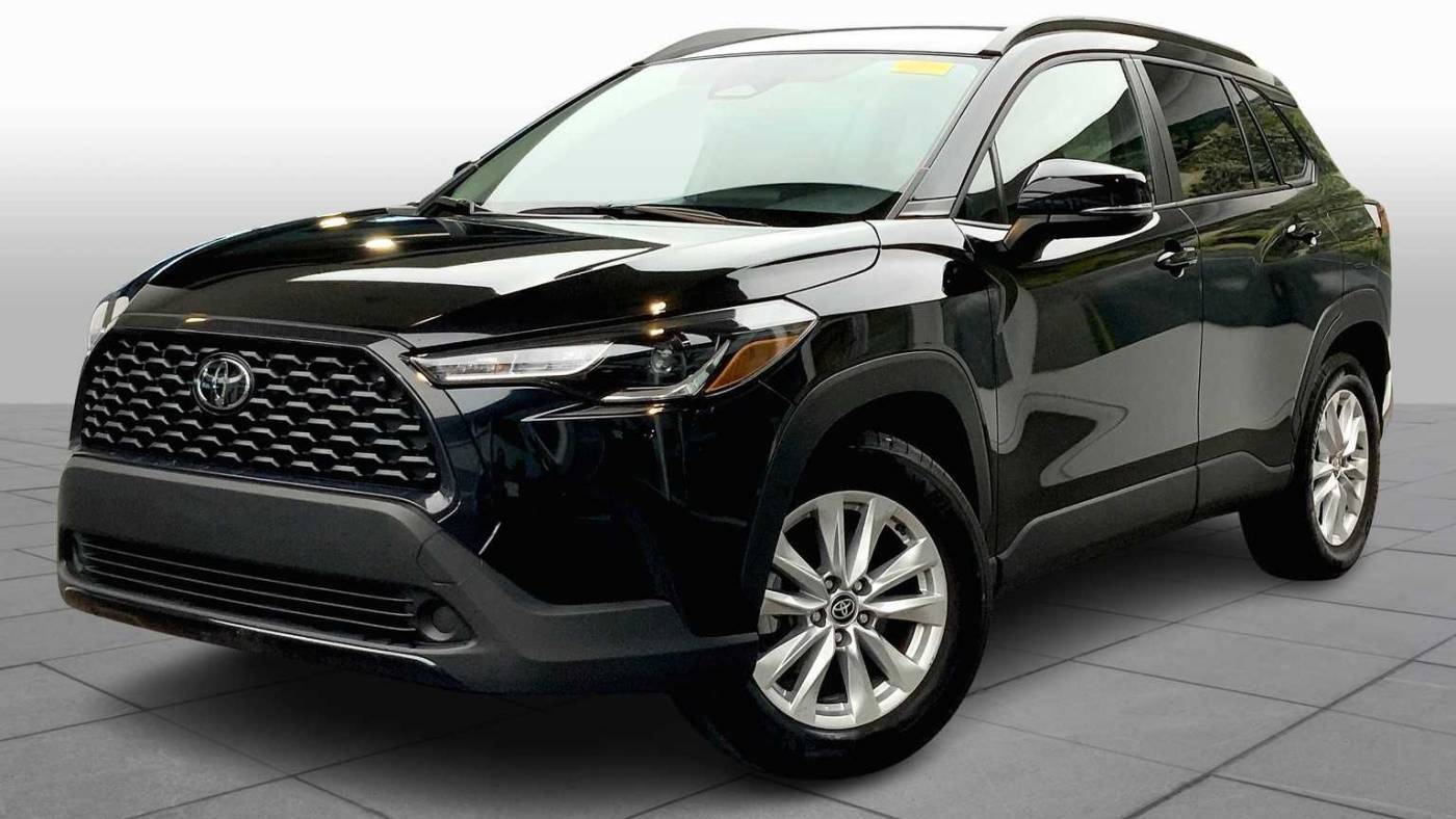 2024 Toyota Corolla Cross LE — SUV — 18,232 mi — N. Miami Beach, FL