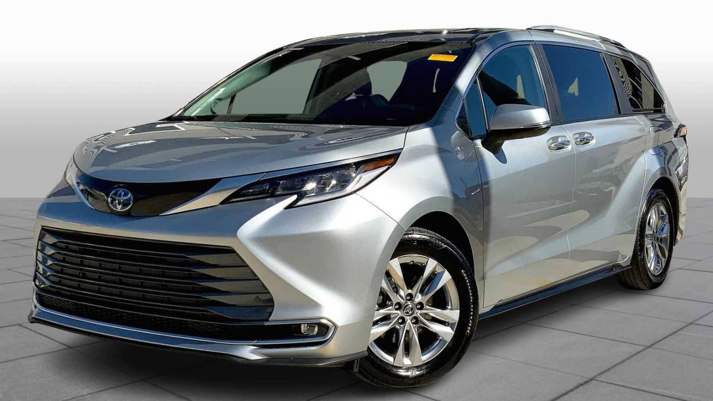 2023 Toyota Sienna Limited — Minivan — 20,834 mi — N. Miami Beach, FL