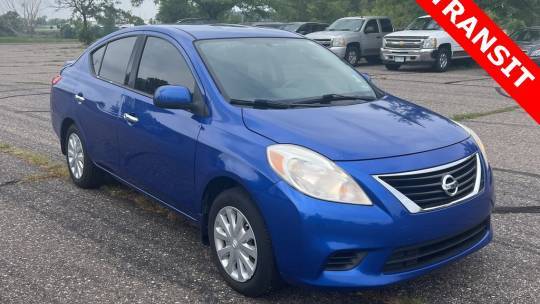 blue nissan versa 2012